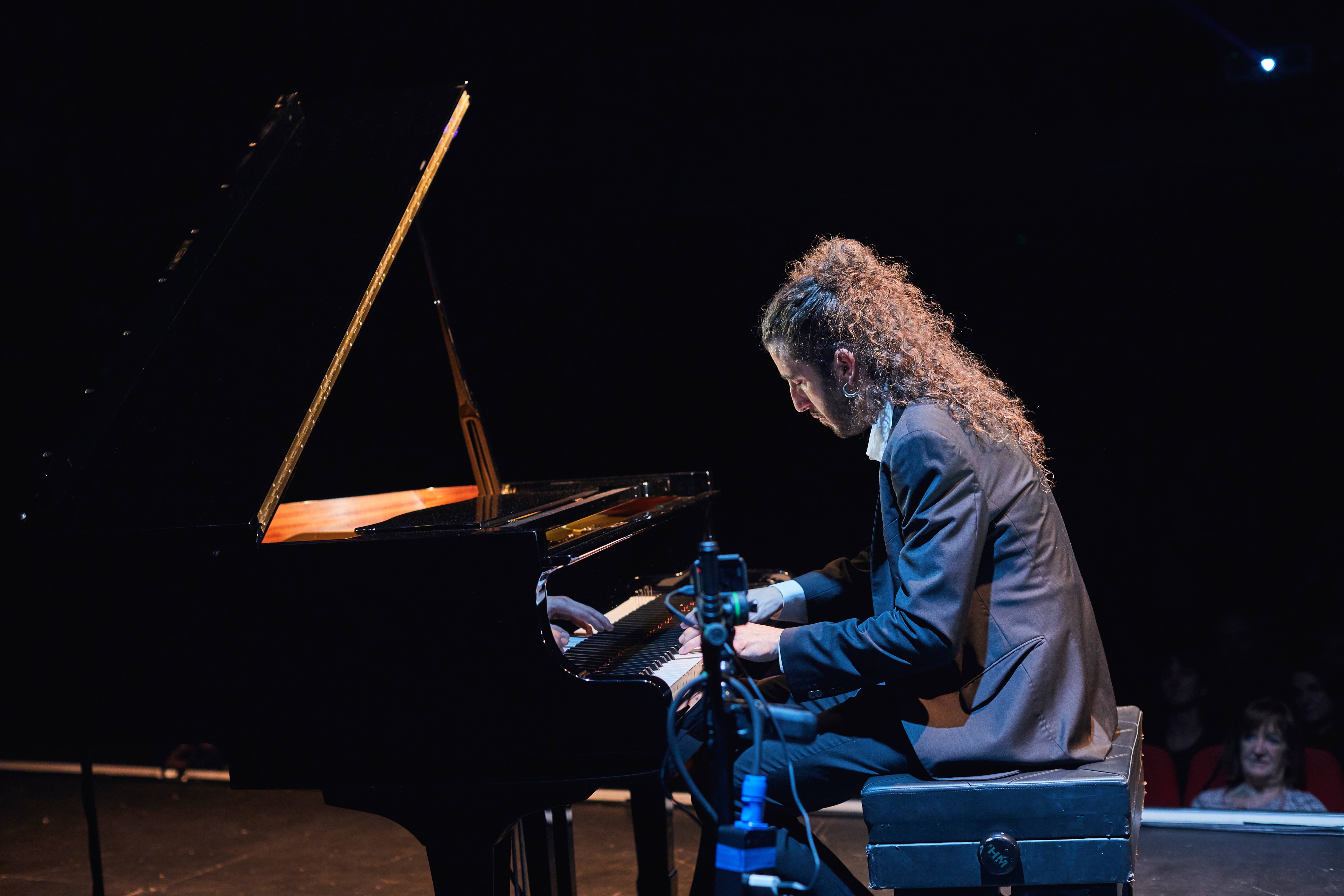 EL PIANO DE PANDORA de "Jorge Bedoya"