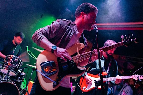 Monos Árticos banda tributo a Arctic Monkeys en vivo!