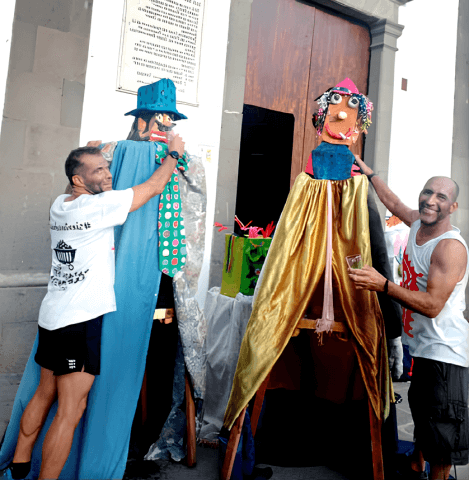 Tradicional bajada del Carbonero