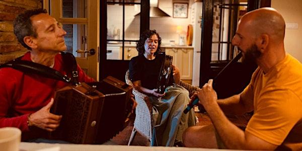 Marta Elola y Arella