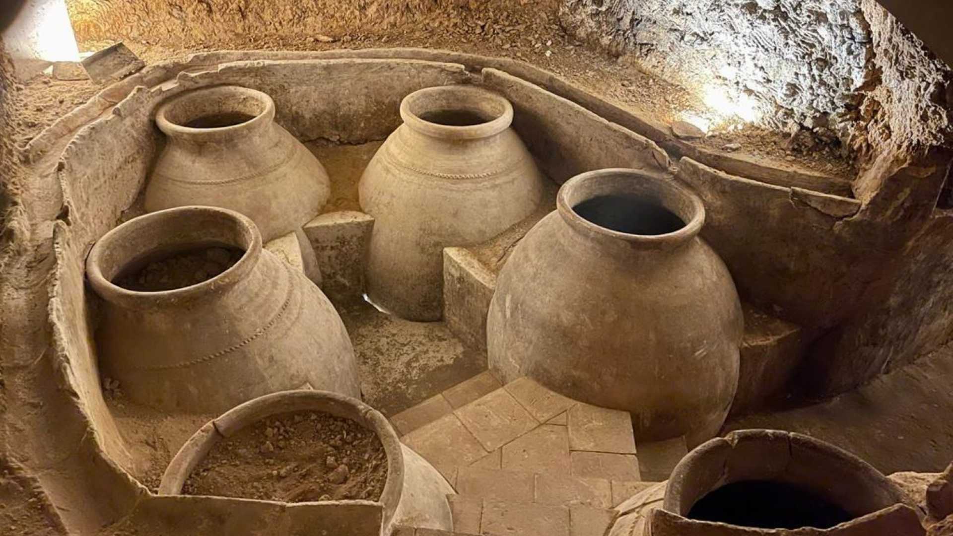 Tour por las bodegas subterráneas de Utiel