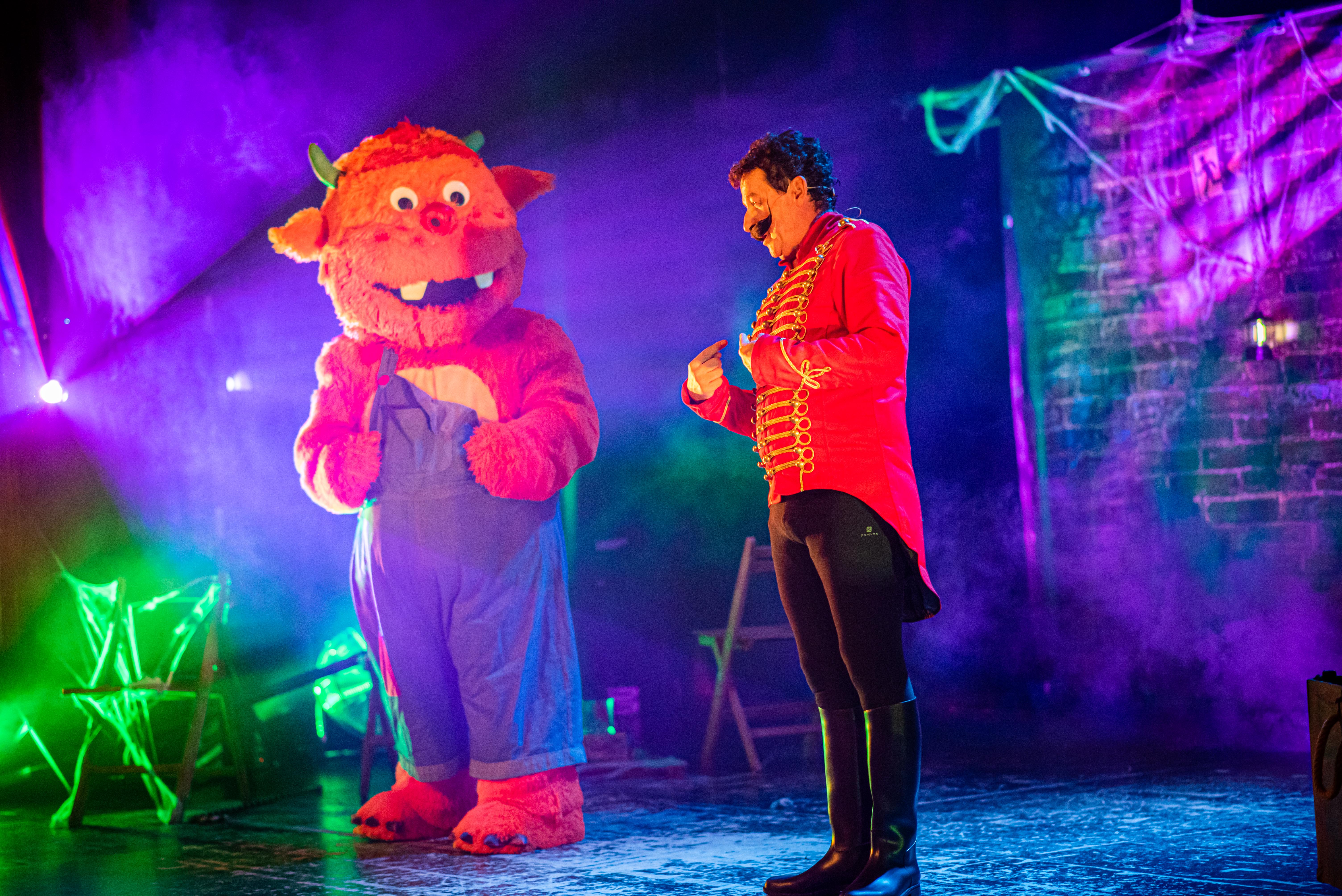 "Tachán, el monstruo al que le asusta asustar". Compañía Producciones K'N