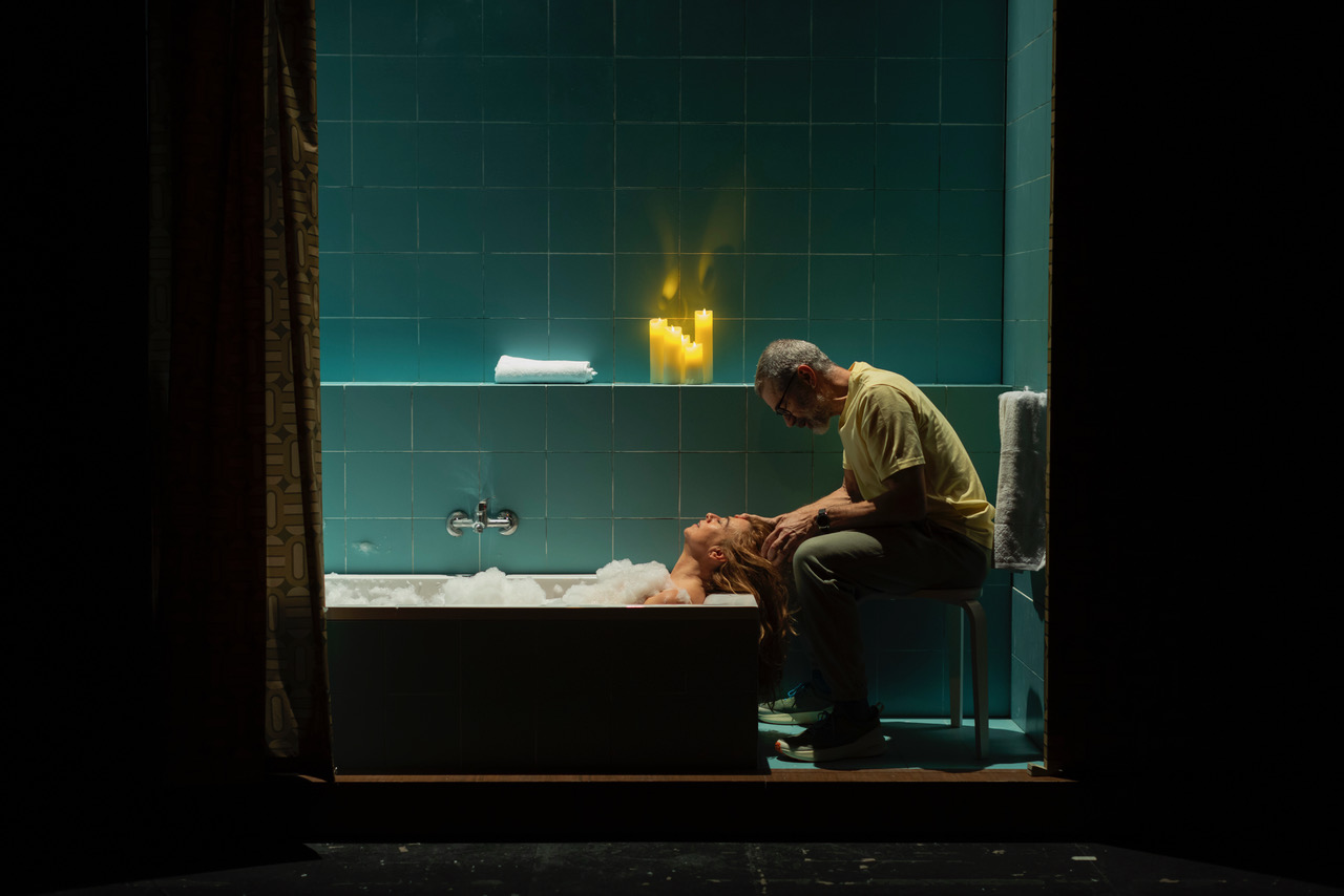 Parejas imperfectas. Compañía Triple F