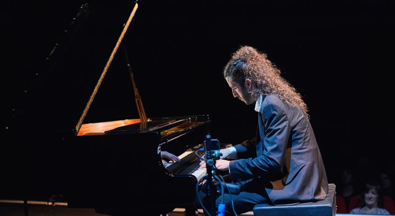 EL PIANO DE PANDORA de "Jorge Bedoya"