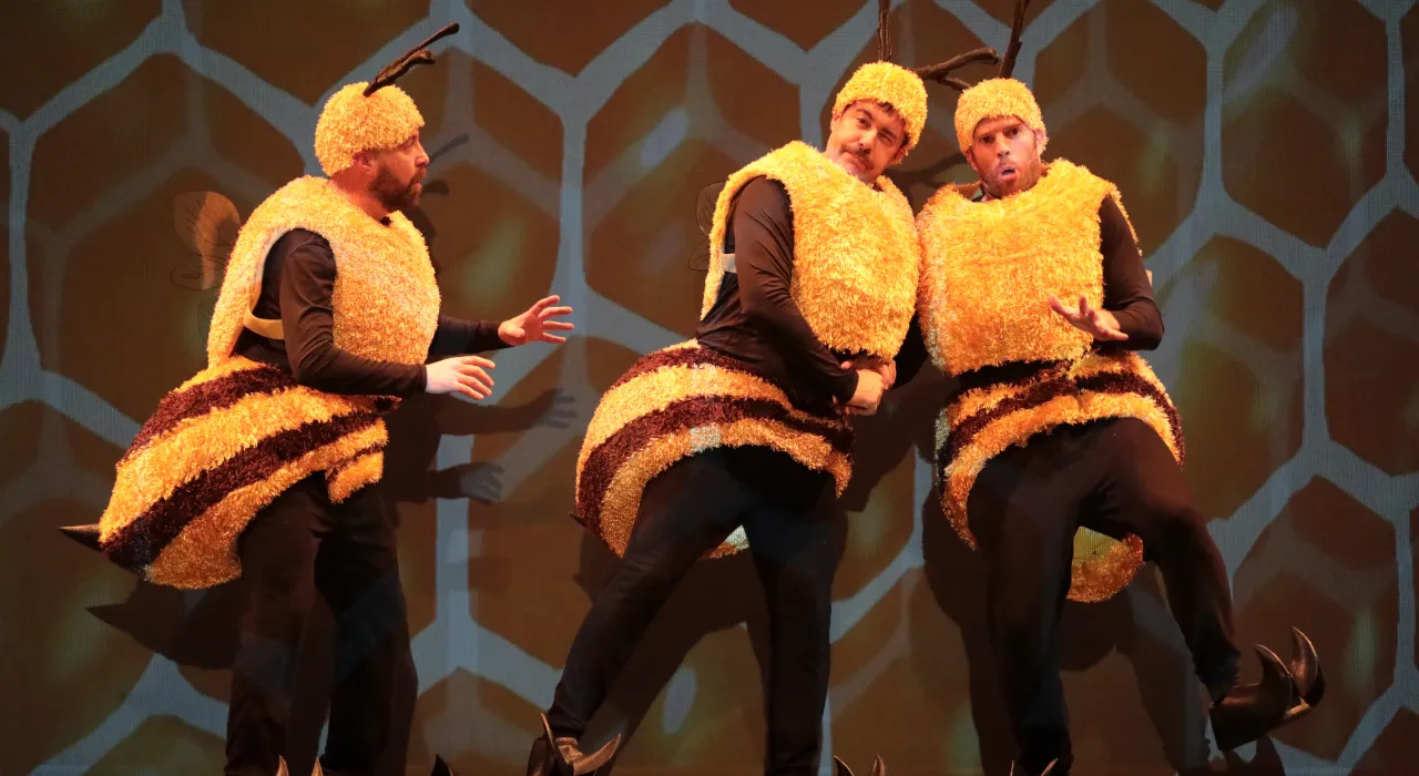 BICHITOS de la compañía "SPASMO TEATRO S.L."