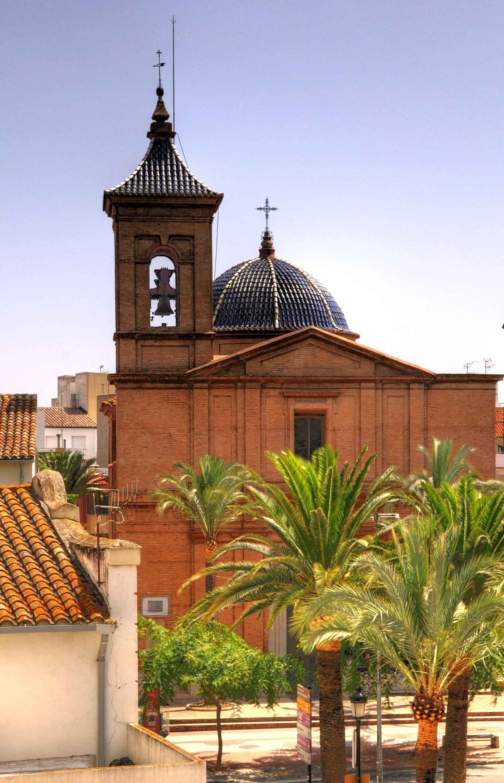 Visita guiada: Entre castillos medievales y hoteles vanguardistas