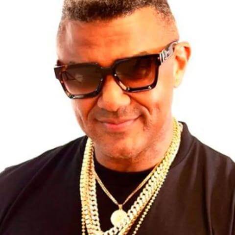 Henry Méndez en concierto