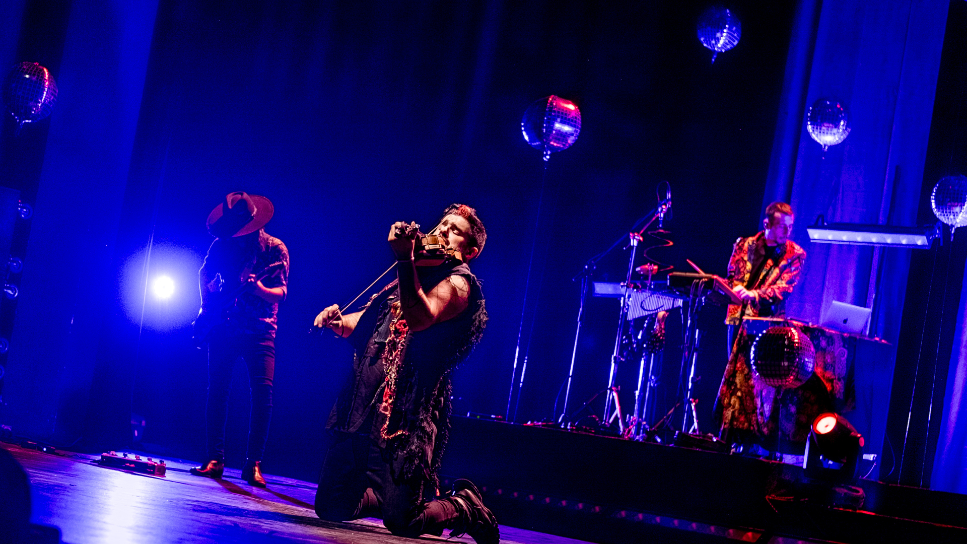 "Ye-Yé". Compañía Strad y Cía