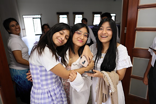 SAN VALENTIN (Mujeres Jovenes)