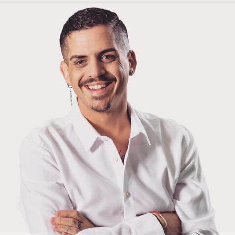 Besay Pérez: A la luz de las velas