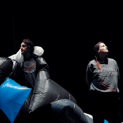 Teatre ‘Objetos extraños hablando sin sentido’