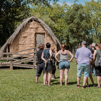 Visita al Parc Neolític de la Draga