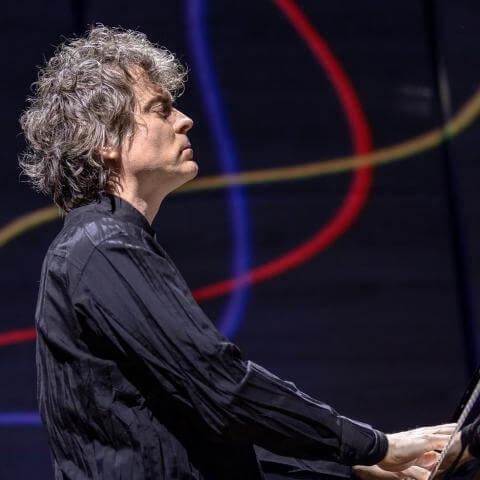 Paul Lewis en concierto