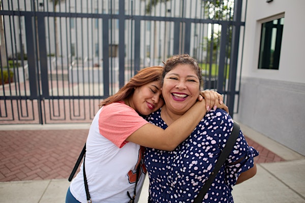 DIA DE LA MADRE (mujeres jovenes)