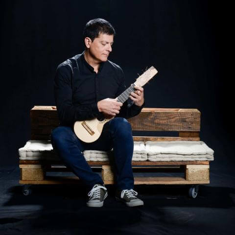 Benito Cabrera: Islas y Cuerdas